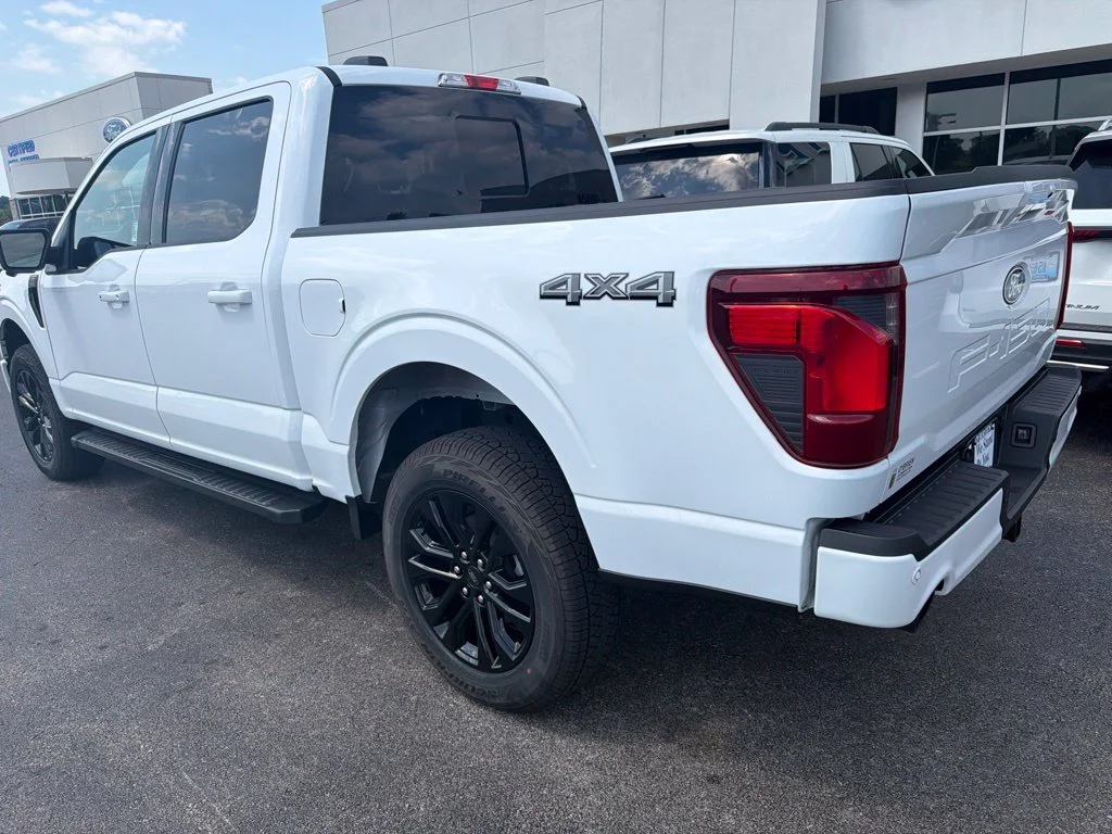 New 2026 Oxford White Ford XLT image 3