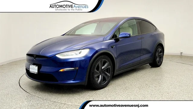 2022 Tesla Model X Plaid AWD w/ 6 Seat Cream Premium Interior