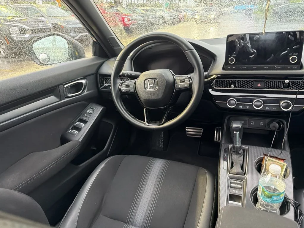 Used 2025  Honda Sport image 8