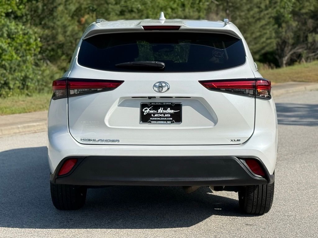 Used 2023 Beige Toyota XLE image 10