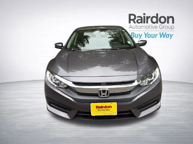 Used 2018  Honda EX image 2