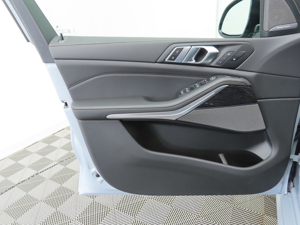 Used 2026 Gray Metallic BMW xDrive40i image 25