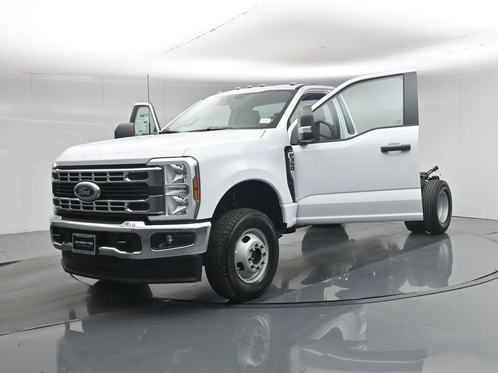 New 2026 White Ford XL image 24