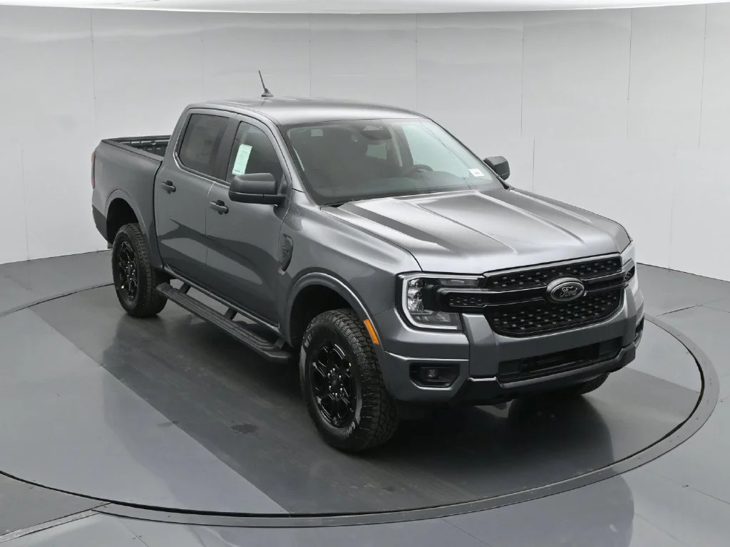 New 2026 Carbonized Gray Metallic Ford XLT image 37