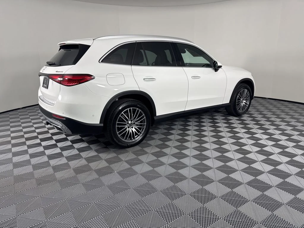 New 2026 White Mercedes-Benz GLC 300 image 7