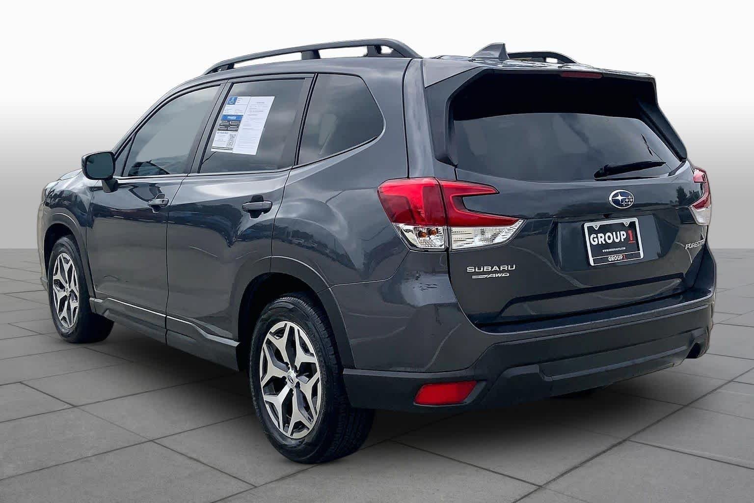 Used 2022 Magnetite Gray Metallic Subaru Premium image 12
