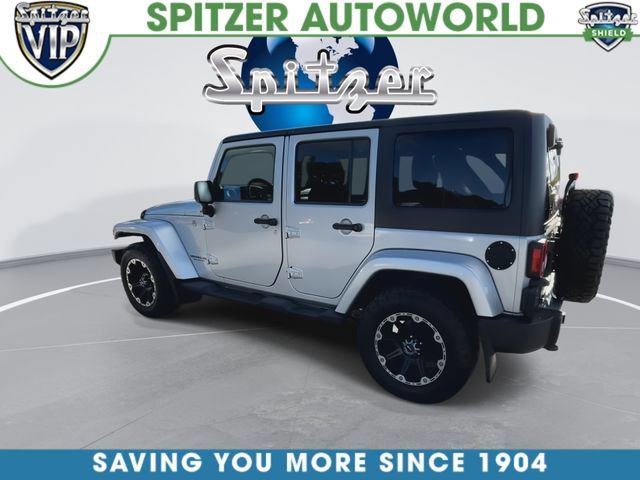 Used 2011 Silver Jeep Sahara image 6
