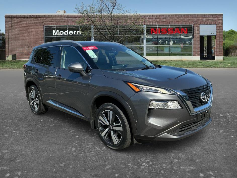 Used 2023 Gun Metallic Nissan SL image 5