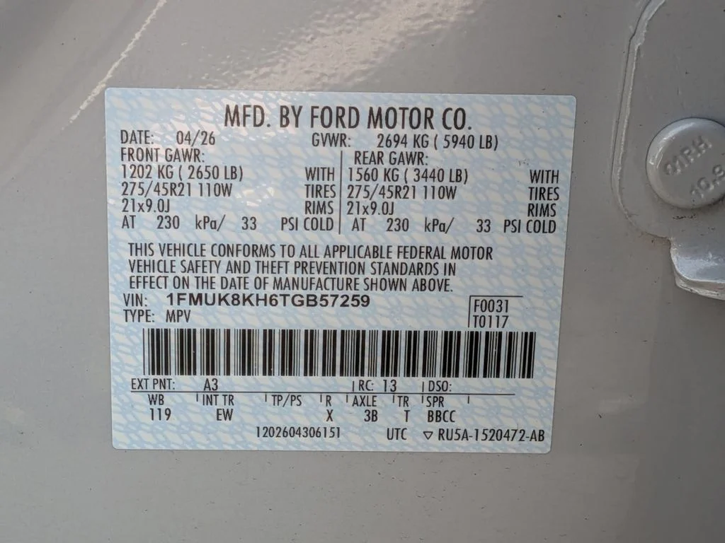 New 2026 Space White Metallic Ford ST-Line image 36