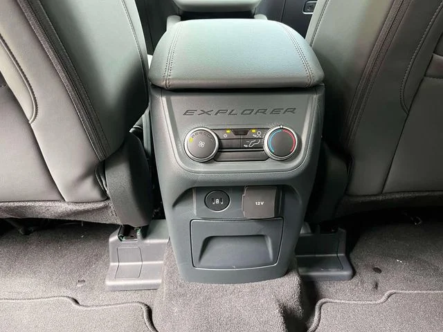 New 2026 Star White Metallic Tri-Coat Ford Active image 14