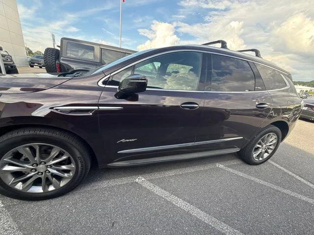 Used 2022 Red Buick Avenir image 14