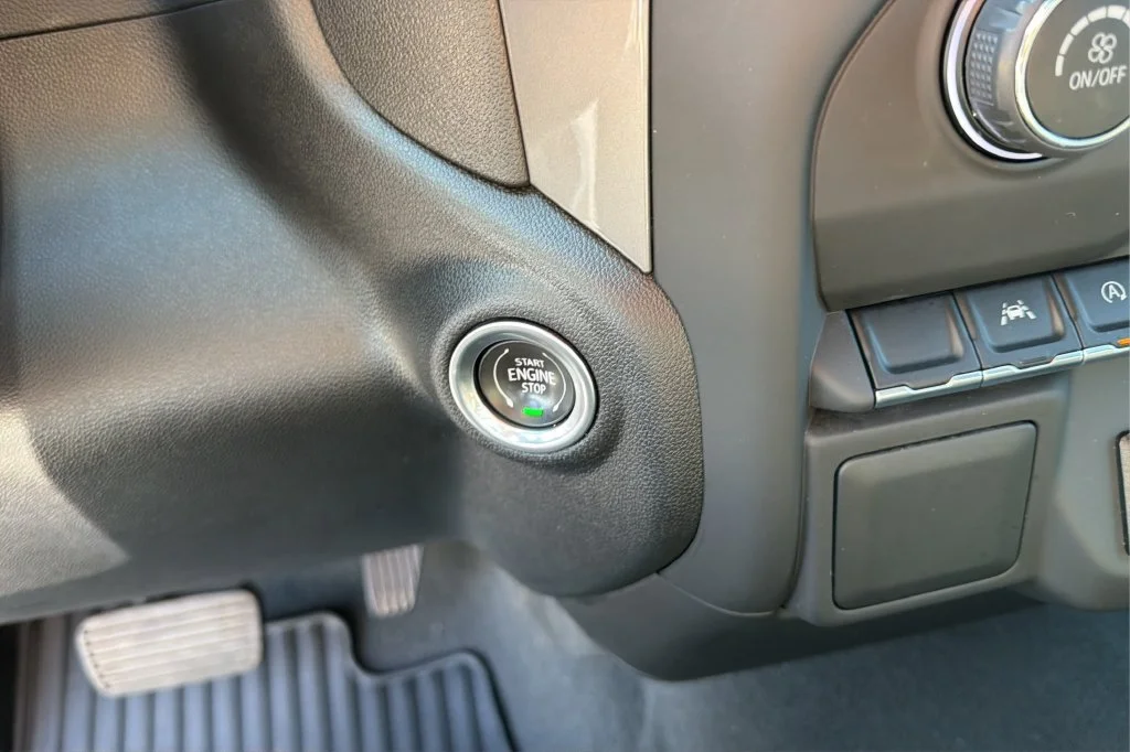 Used 2023 STERLING GRAY METALLIC Chevrolet Custom image 26