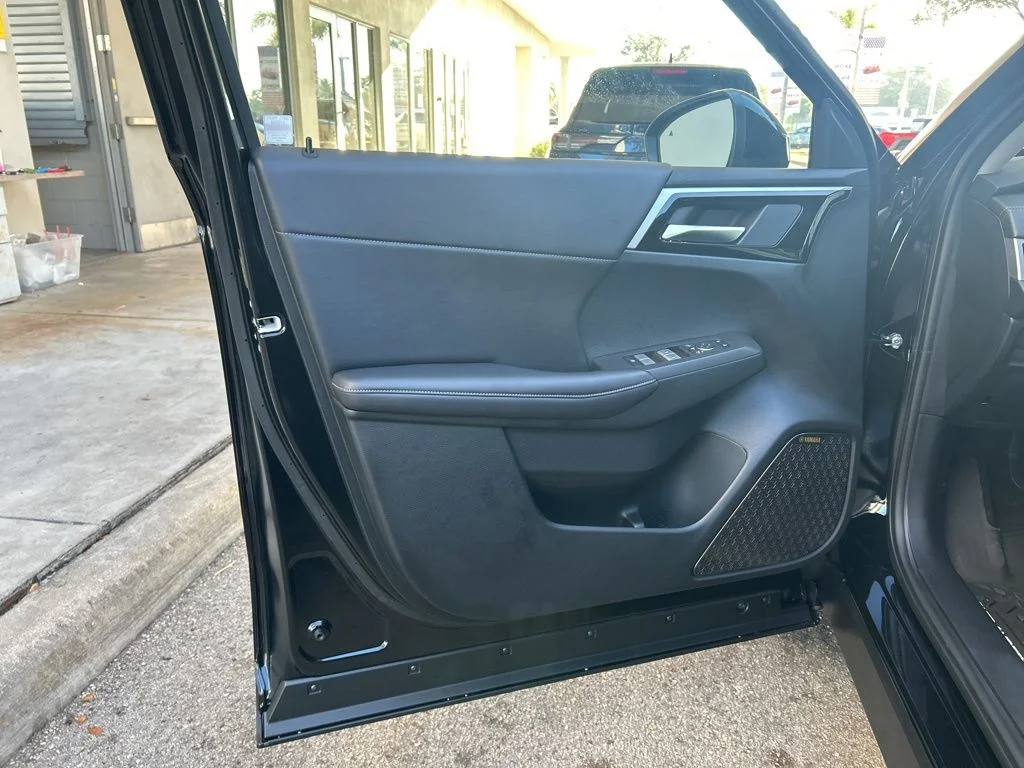 New 2026 Black Mitsubishi SE image 36