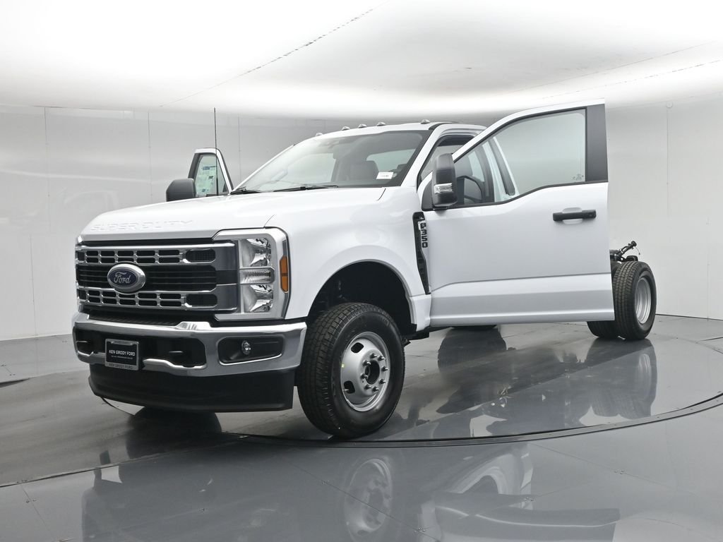 New 2026 Oxford White Ford XL image 24