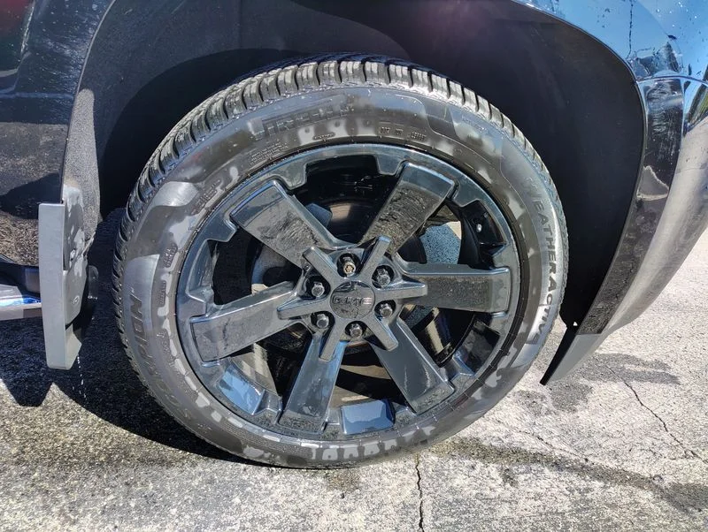 Used 2018 Black GMC SLE image 4
