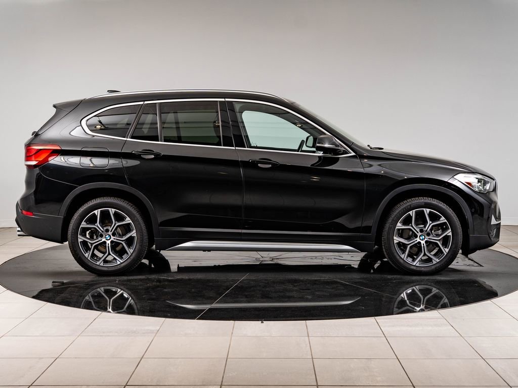 Used 2021 Black Sapphire Metallic BMW sDrive28i image 11