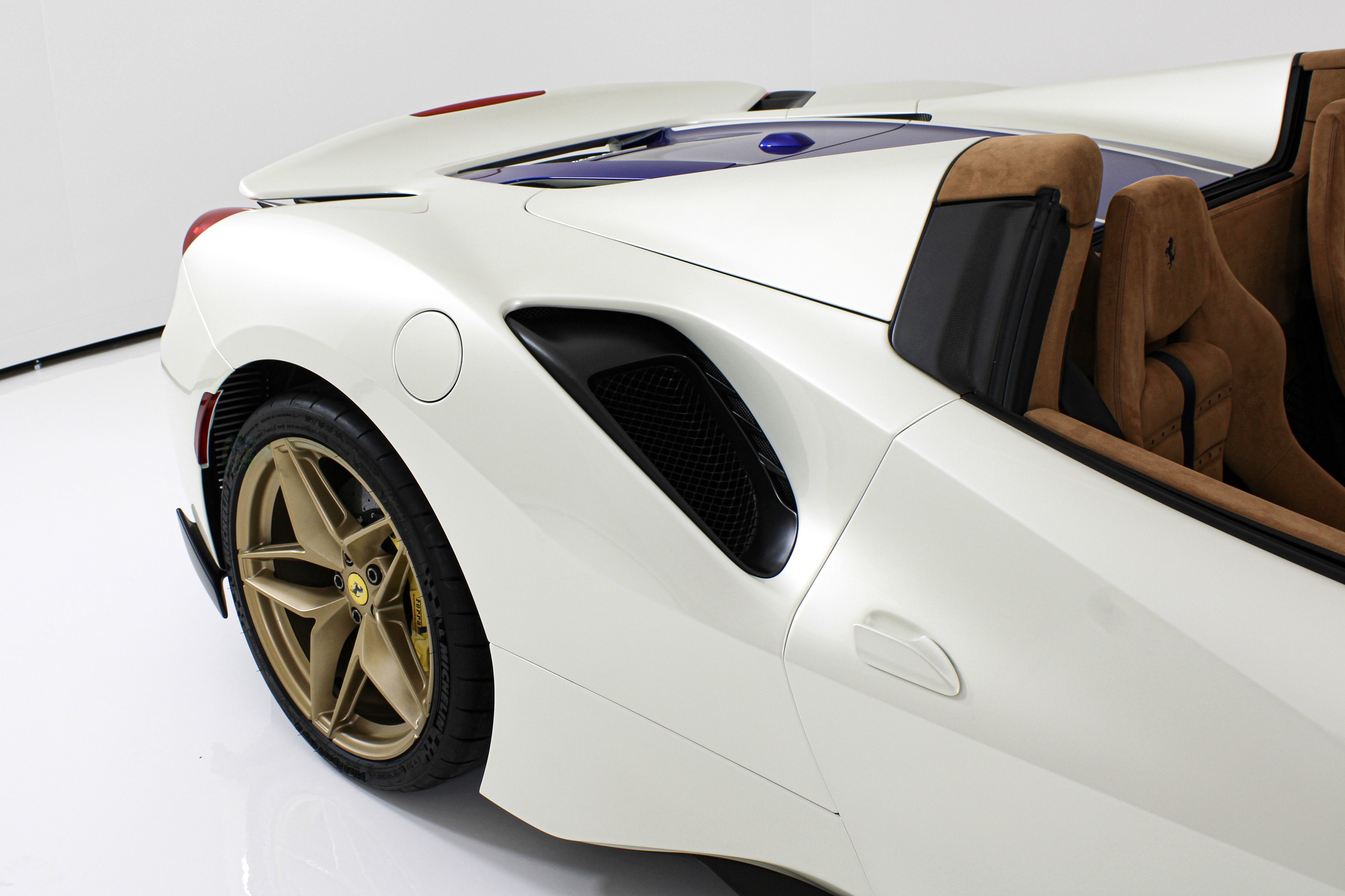Certified Used 2020 White Ferrari  image 18