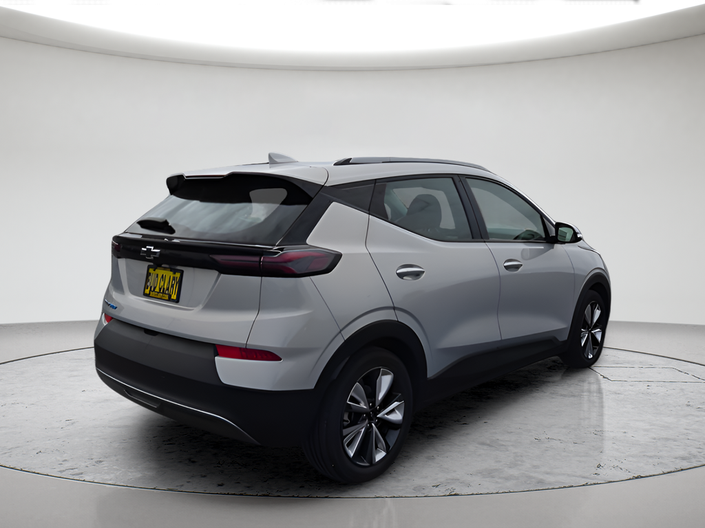 Used 2022 Silver Chevrolet LT image 3