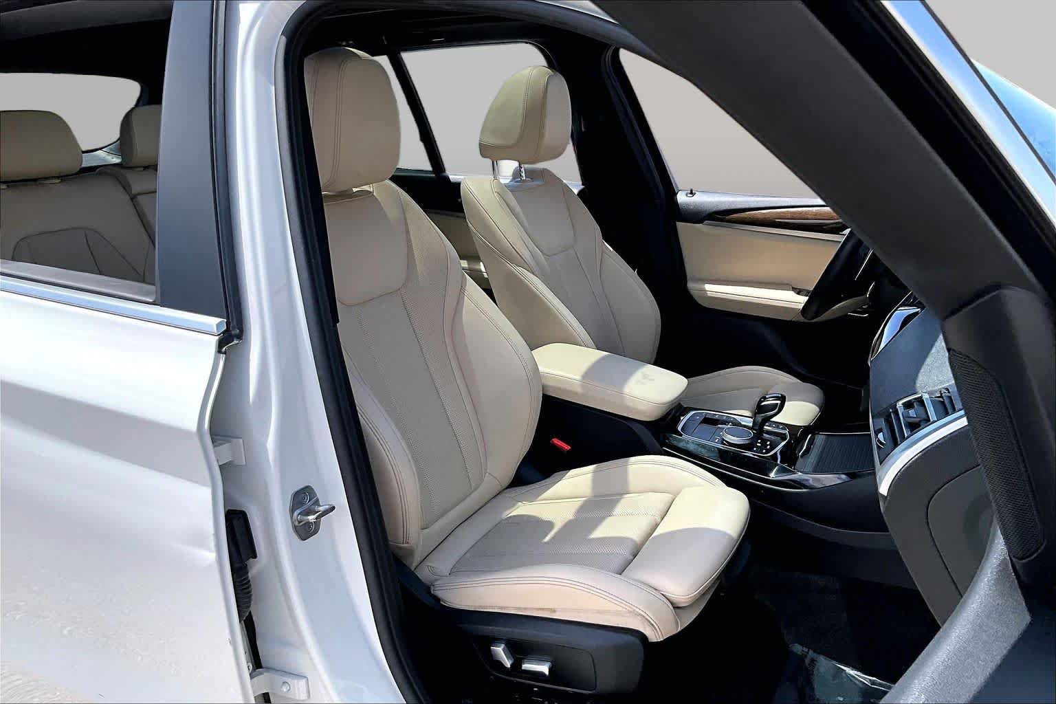 Used 2023 Alpine White BMW sDrive30i image 8