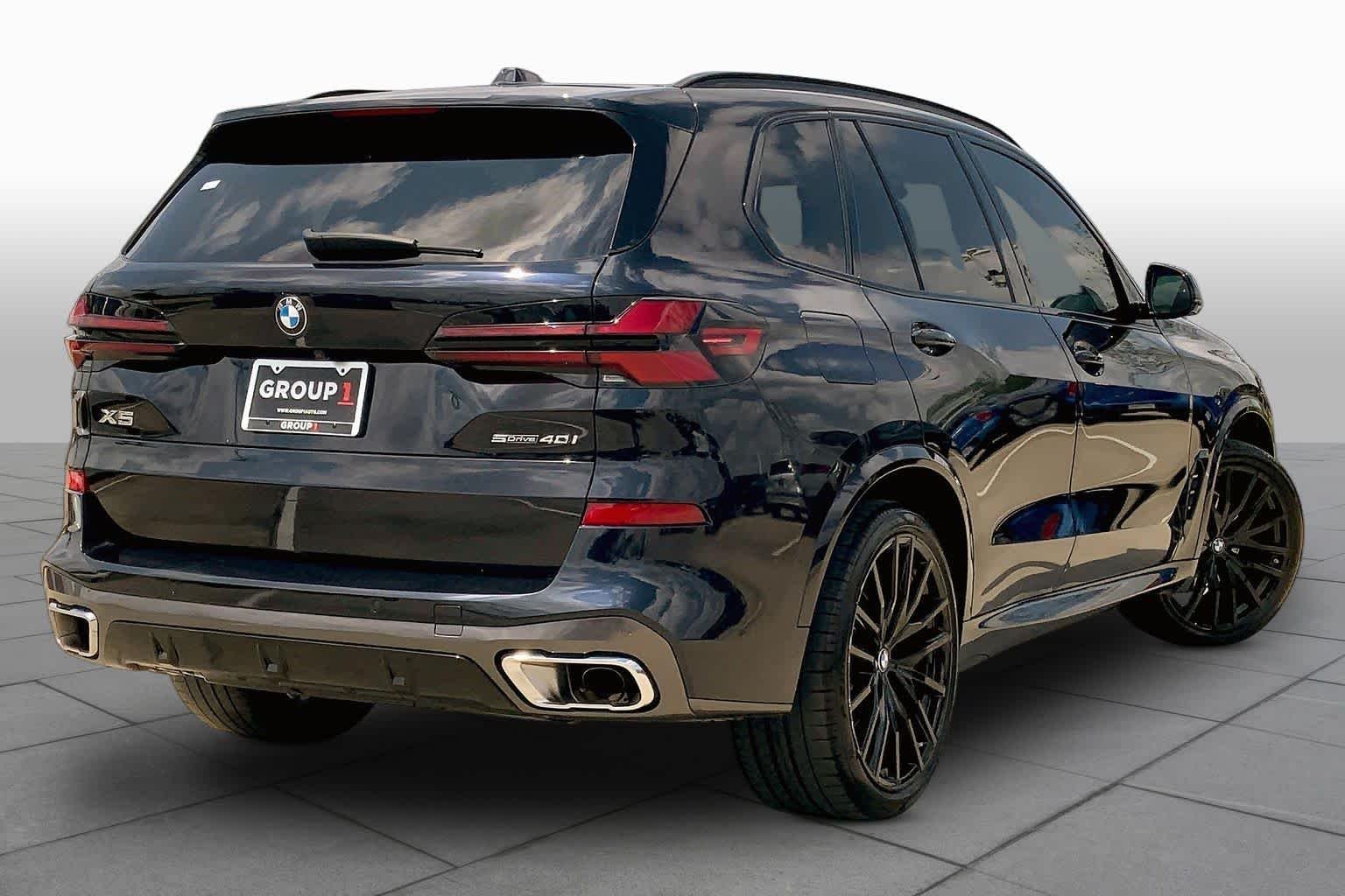Used 2025 Carbon Black Metallic BMW sDrive40i image 12