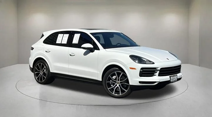 2023 Porsche Cayenne Platinum Edition's photo