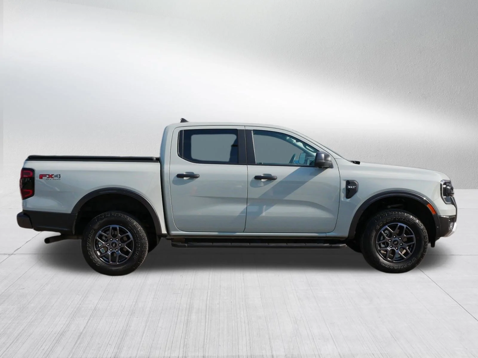 Used 2024 Cactus Grey Ford XLT image 8