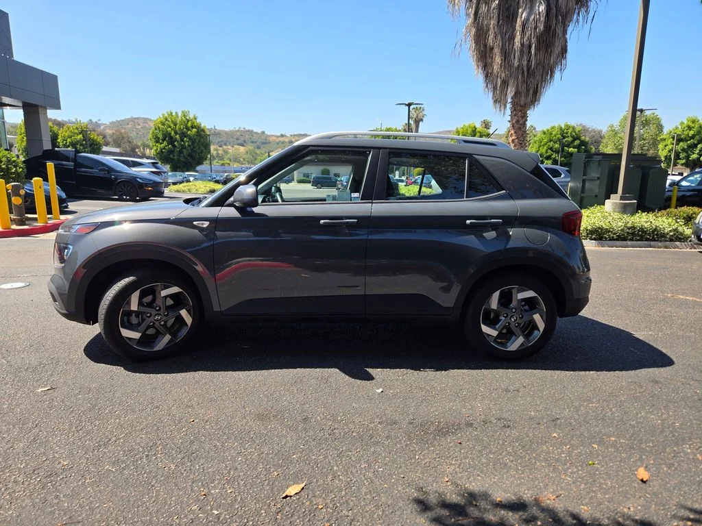 Used 2025 Gray Hyundai SEL image 4