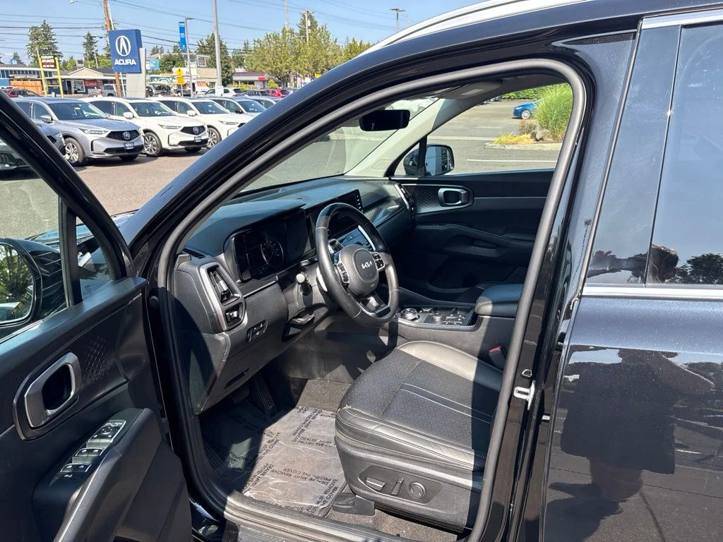 Used 2023 Black Kia EX image 13