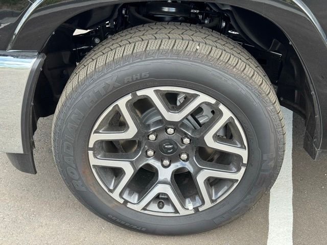 New 2026 Diamond Black Crystal Pearl-Coat Exterior Paint RAM Laramie image 11