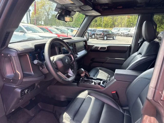 Used 2025 Gray Ford Badlands image 9