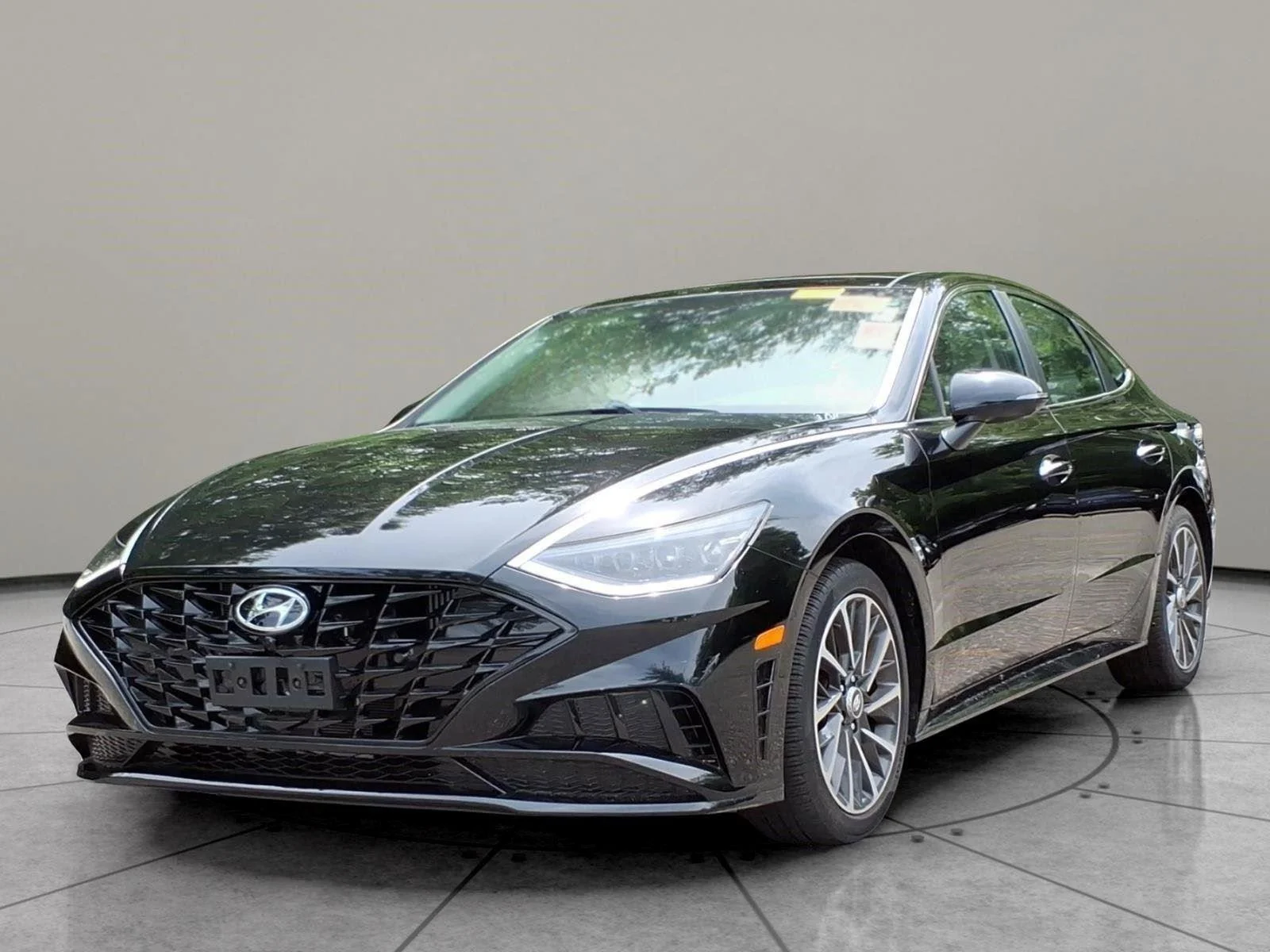 Used 2023 Onyx Black Hyundai Limited image 1