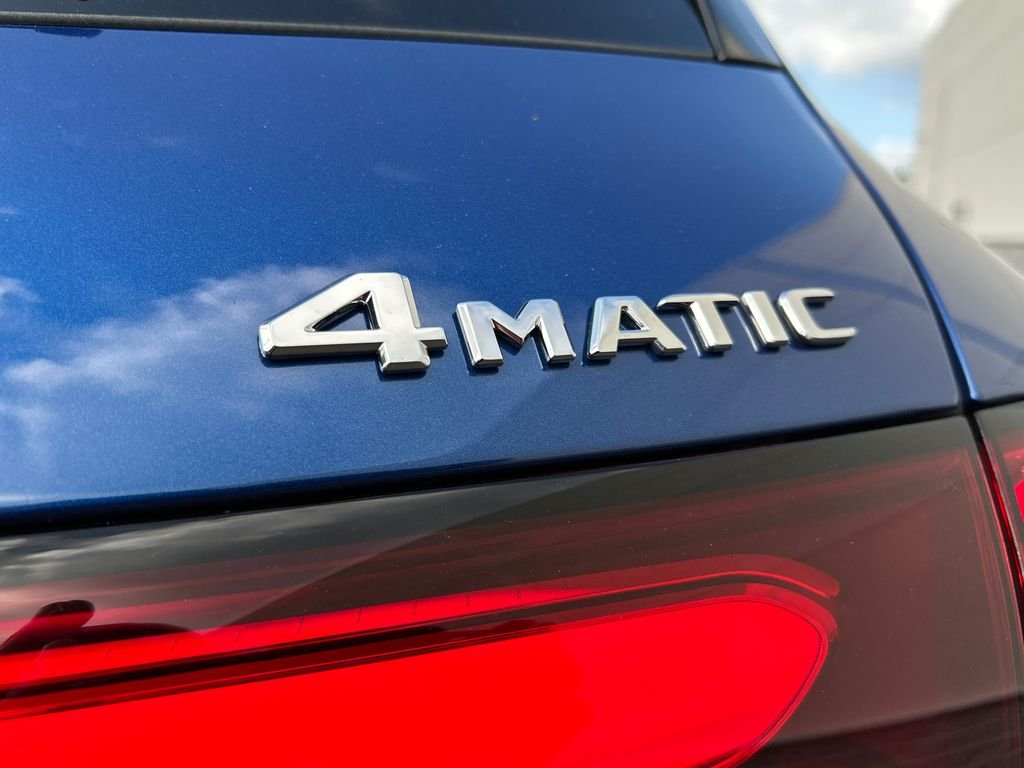 New 2027 Starling Blue Metallic Mercedes-Benz GLC 300 image 30