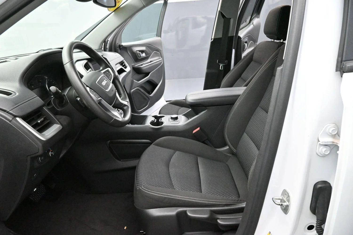 Used 2022 Summit White GMC SLE image 13