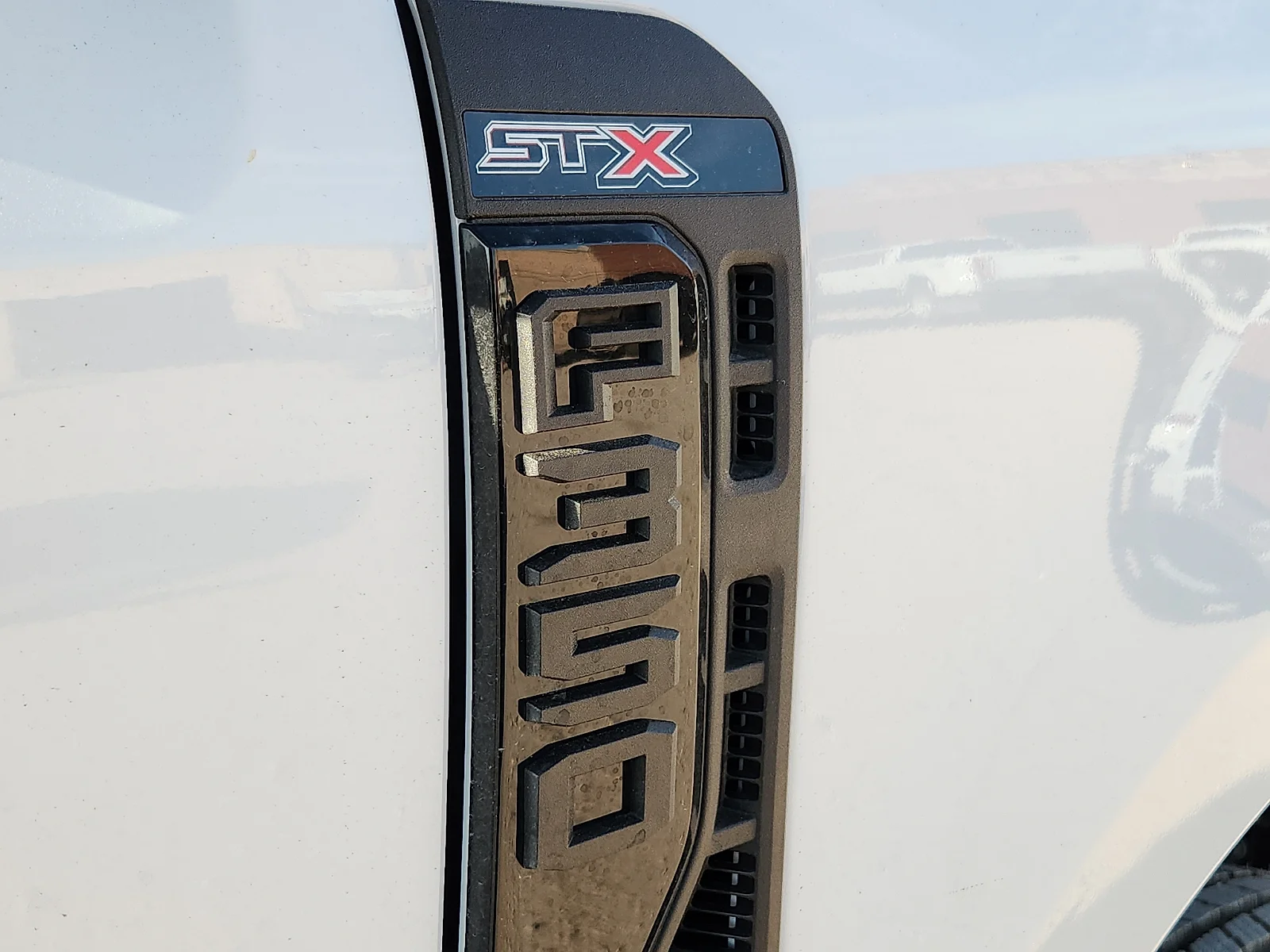 New 2027 Oxford White Ford XL image 10