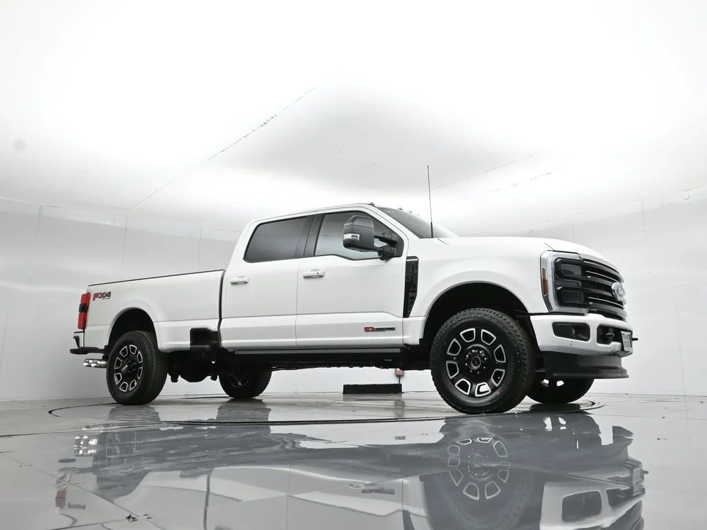 New 2026 Star White Metallic Tri-Coat Ford Platinum image 3