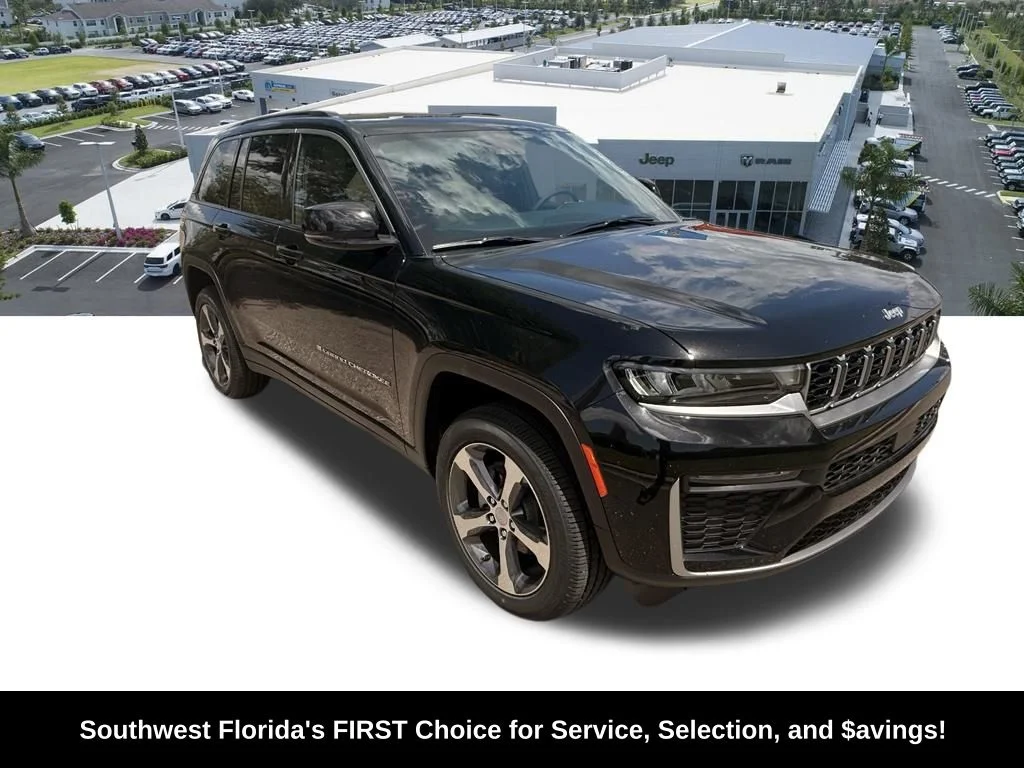New 2026 Diamond Black Crystal Pearlcoat Jeep Limited image 2