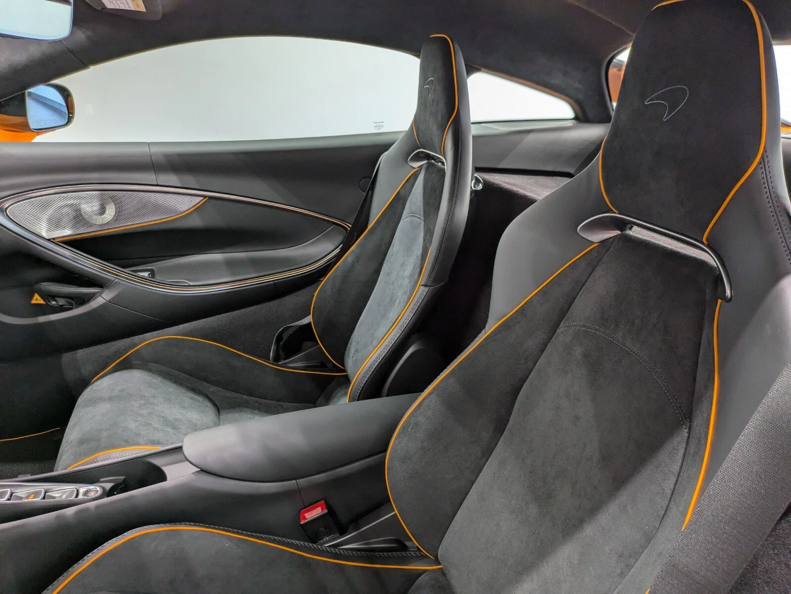 2025 McLaren Artura Vision - Photo 10