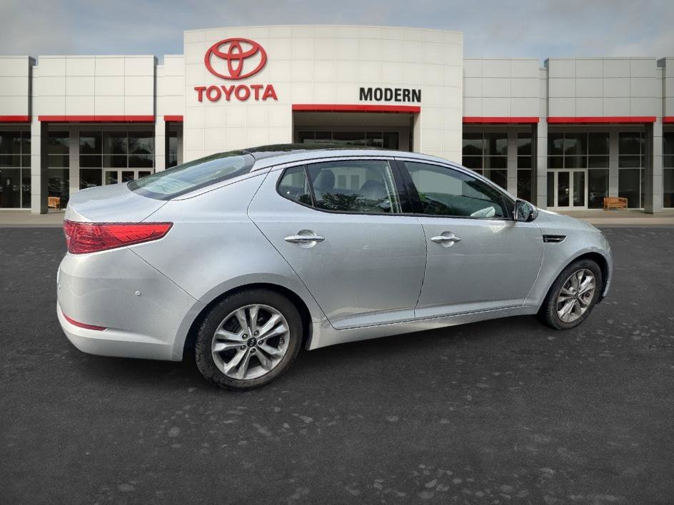 Used 2011 Bright Silver Kia EX image 22