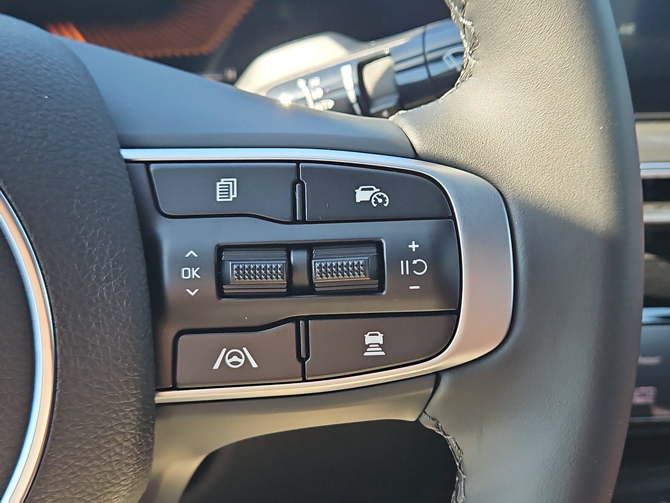 New 2026 Snow White Pearl Kia GT-Line image 23