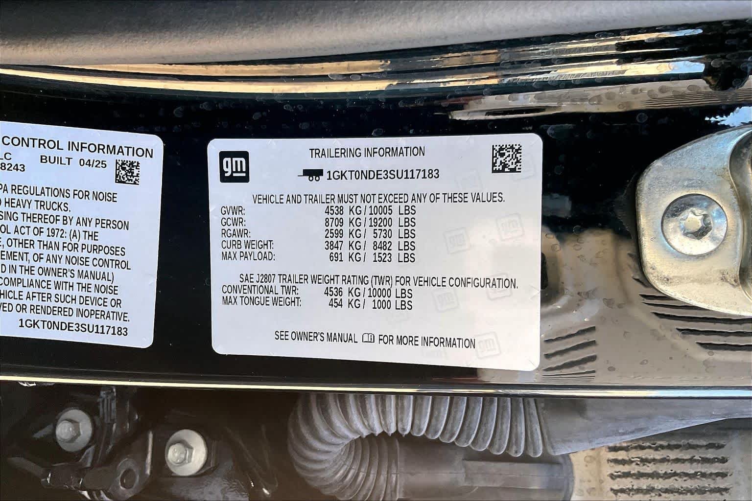 Used 2025 Void Black GMC 2X image 35