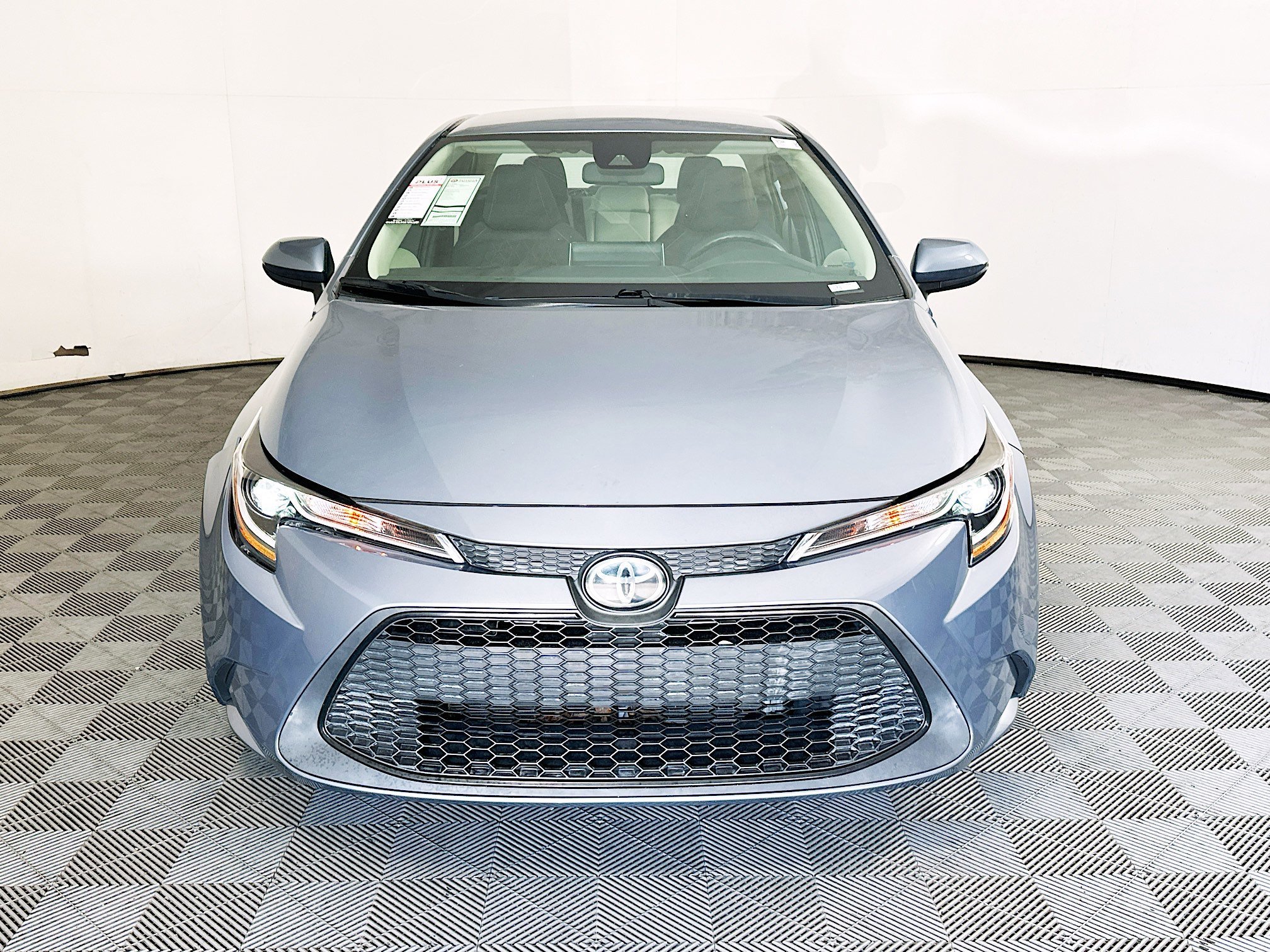 Used 2020 Celestite Toyota LE image 8