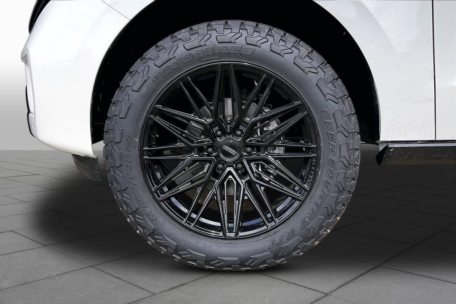 New 2026 Star White Metallic Tri-Coat Ford Platinum® image 7