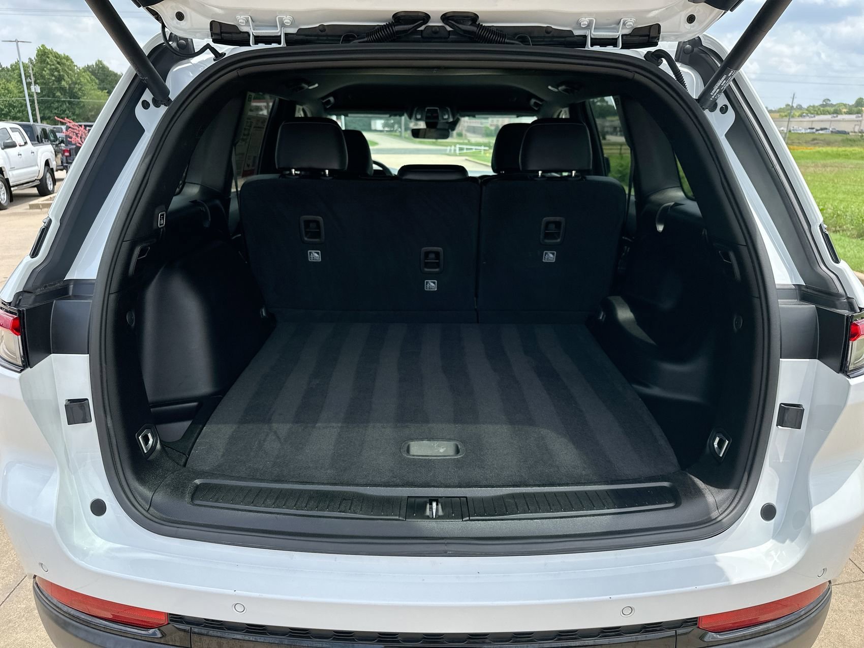Used 2025 Bright White Clearcoat Jeep Altitude image 22