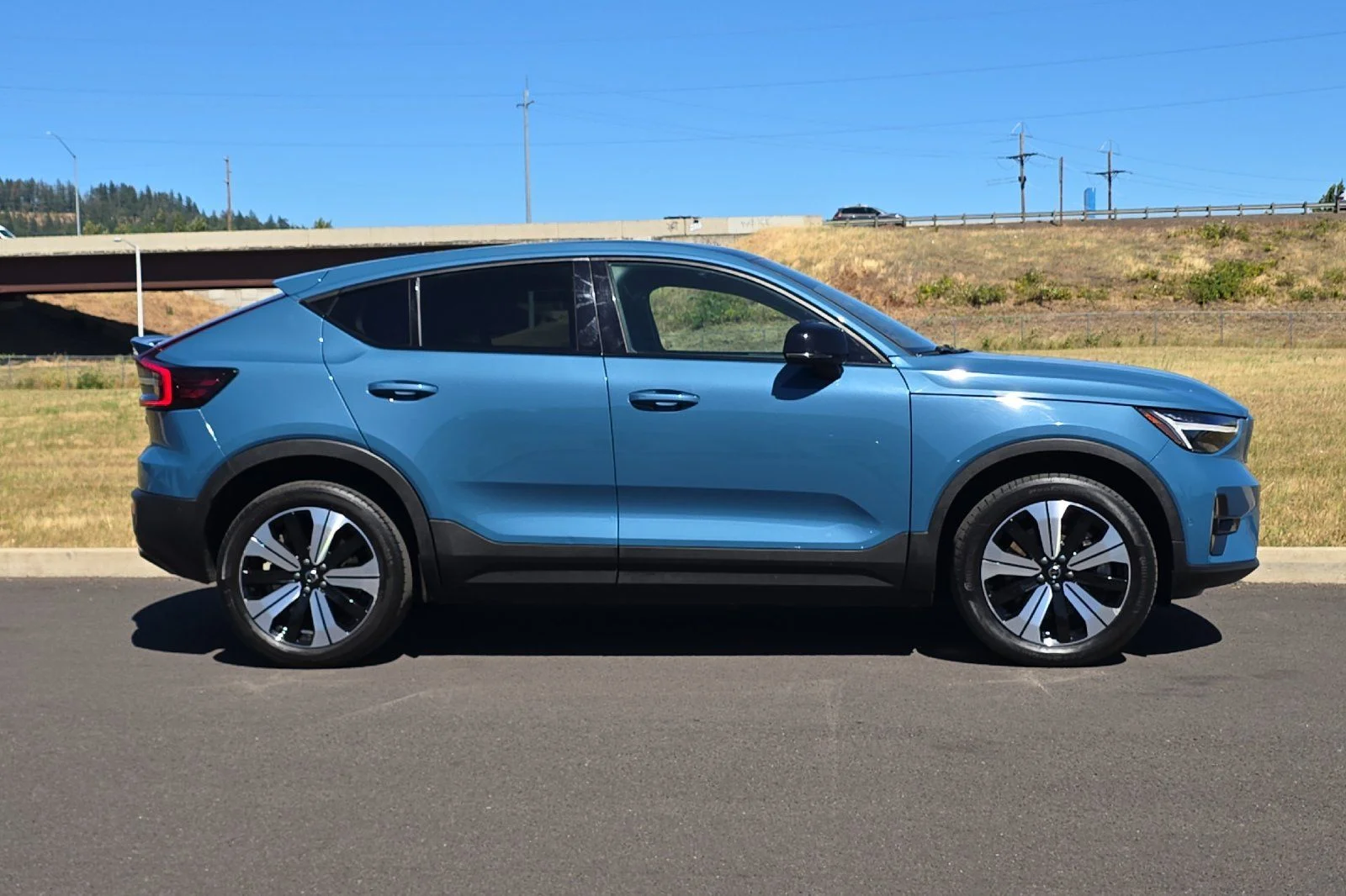 Used 2023 Volvo C40 Plus with VIN YV4ED3GL3P2036076 for sale in Eugene, OR
