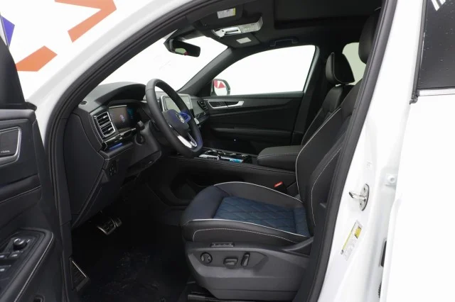 2026 Volkswagen Atlas Cross Sport SEL Premium R-LINE - Photo 18