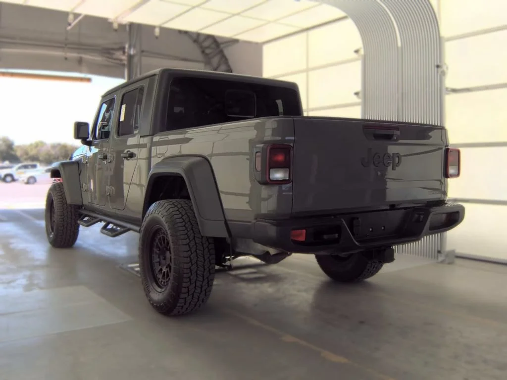 Used 2021 Sting-gray Clea Jeep Sport image 2