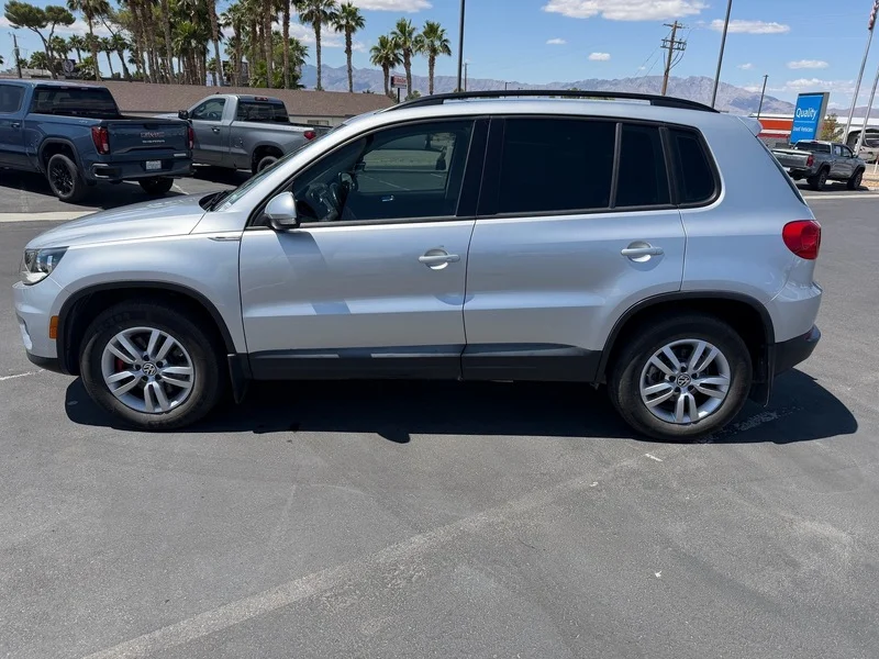 Used 2016 Silver Volkswagen SEL image 6