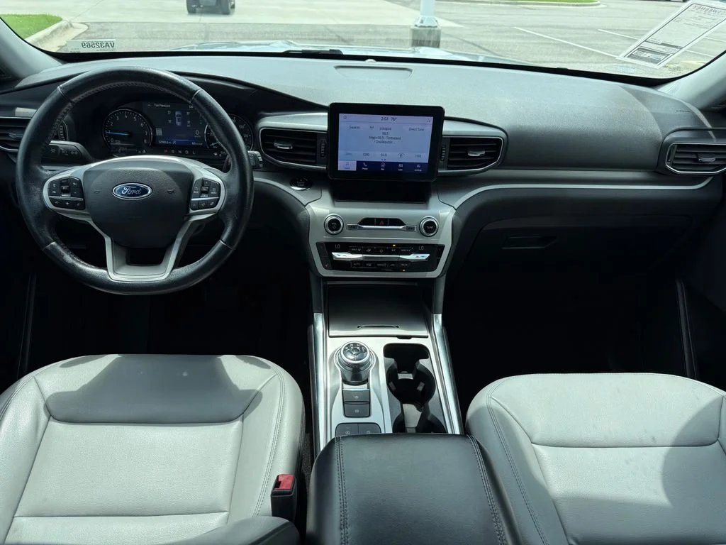 Used 2021 Silver Ford XLT image 7