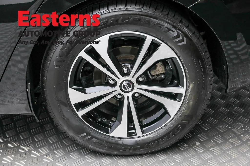 Used 2022 Black Nissan SV image 8