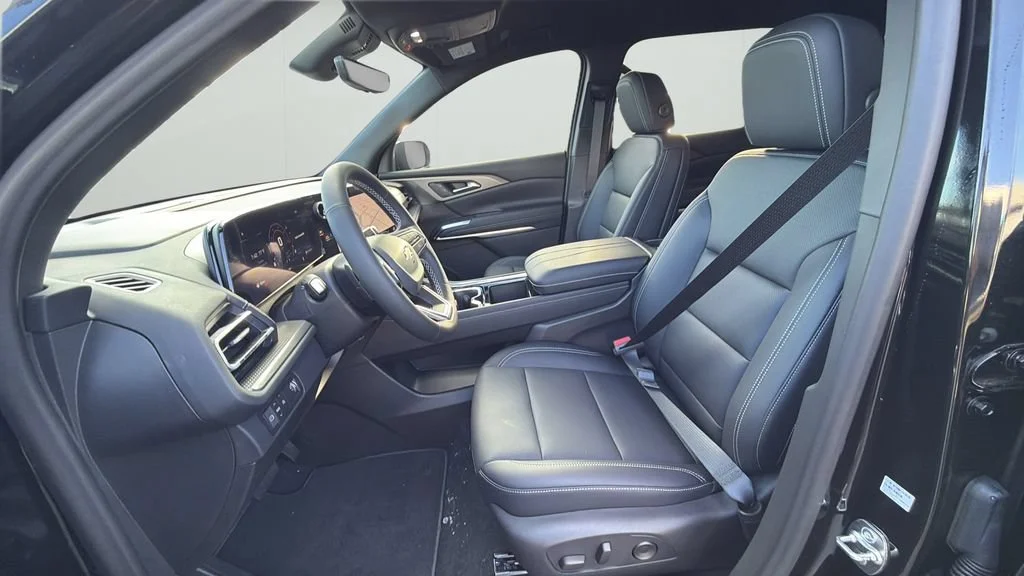 New 2027 Mosaic Black Metallic Chevrolet LT image 17